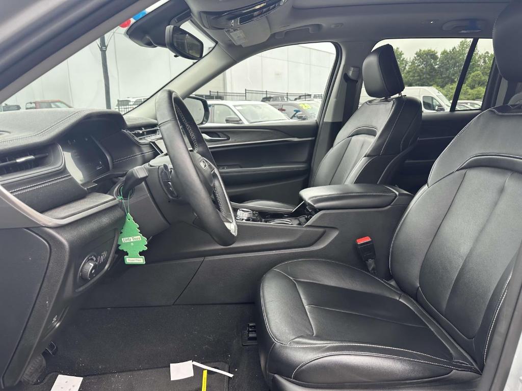 used 2022 Jeep Grand Cherokee car, priced at $32,695