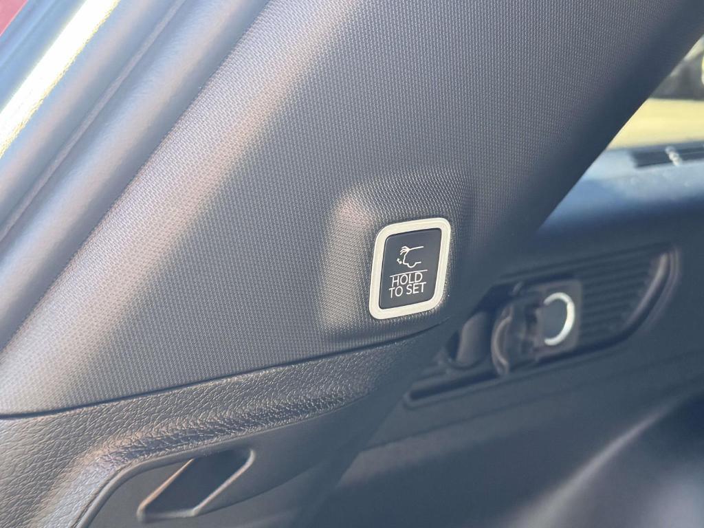 new 2025 Jeep Grand Cherokee car, priced at $45,300