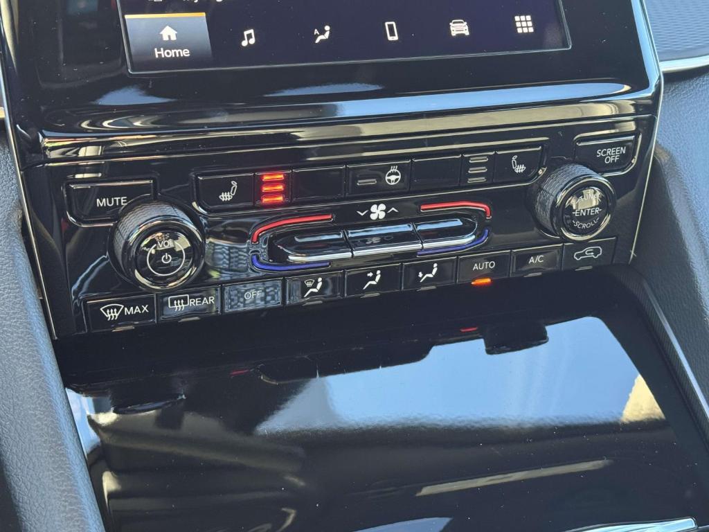 new 2025 Jeep Grand Cherokee car, priced at $45,300