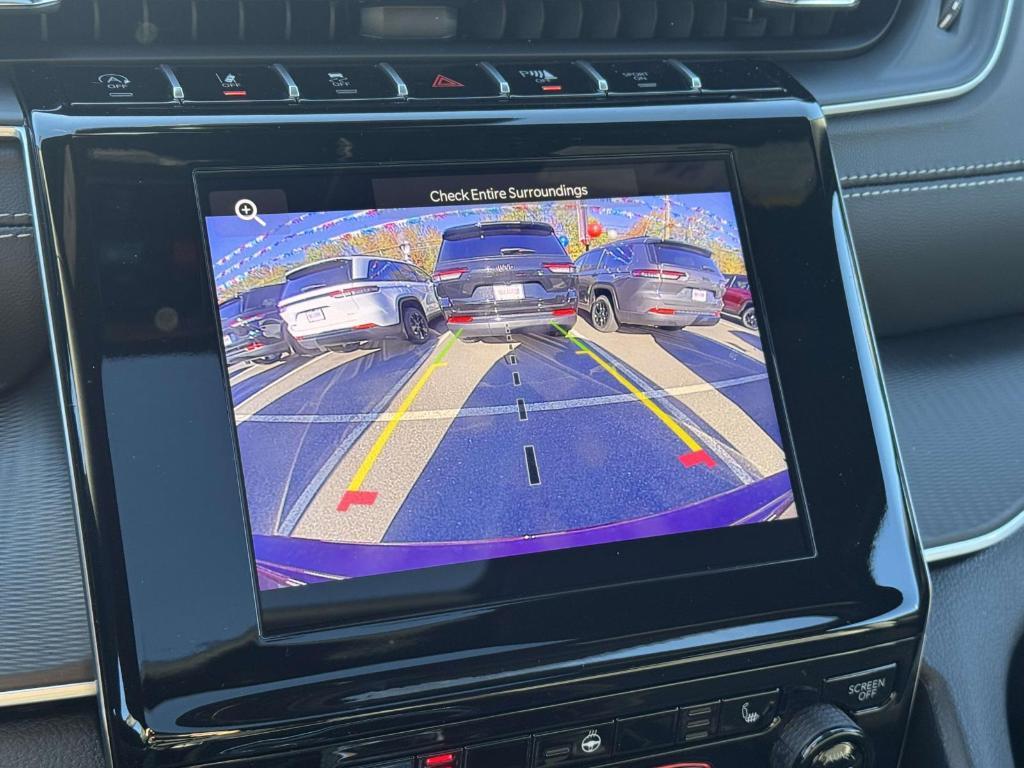 new 2025 Jeep Grand Cherokee car, priced at $45,300