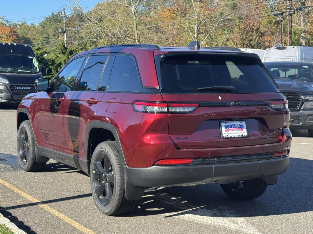new 2025 Jeep Grand Cherokee car, priced at $45,300