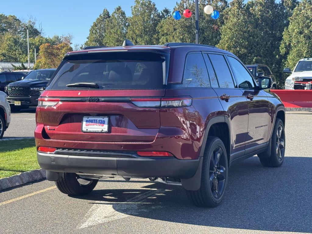 new 2025 Jeep Grand Cherokee car, priced at $45,300