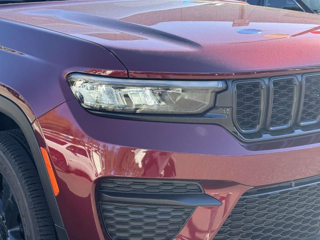 new 2025 Jeep Grand Cherokee car, priced at $45,300