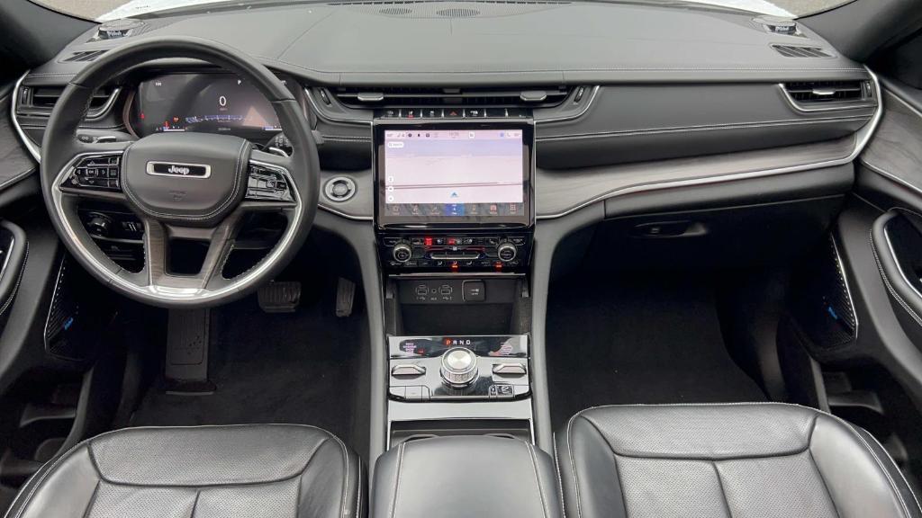 used 2022 Jeep Grand Cherokee car, priced at $35,395