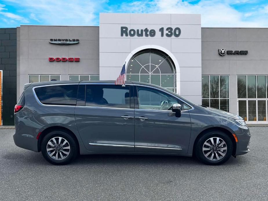 used 2023 Chrysler Pacifica Hybrid car, priced at $38,995