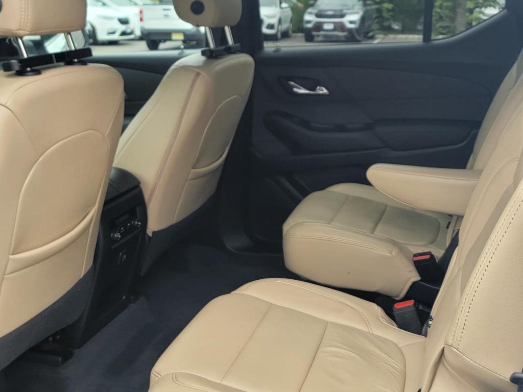 used 2023 Chevrolet Traverse car, priced at $28,295