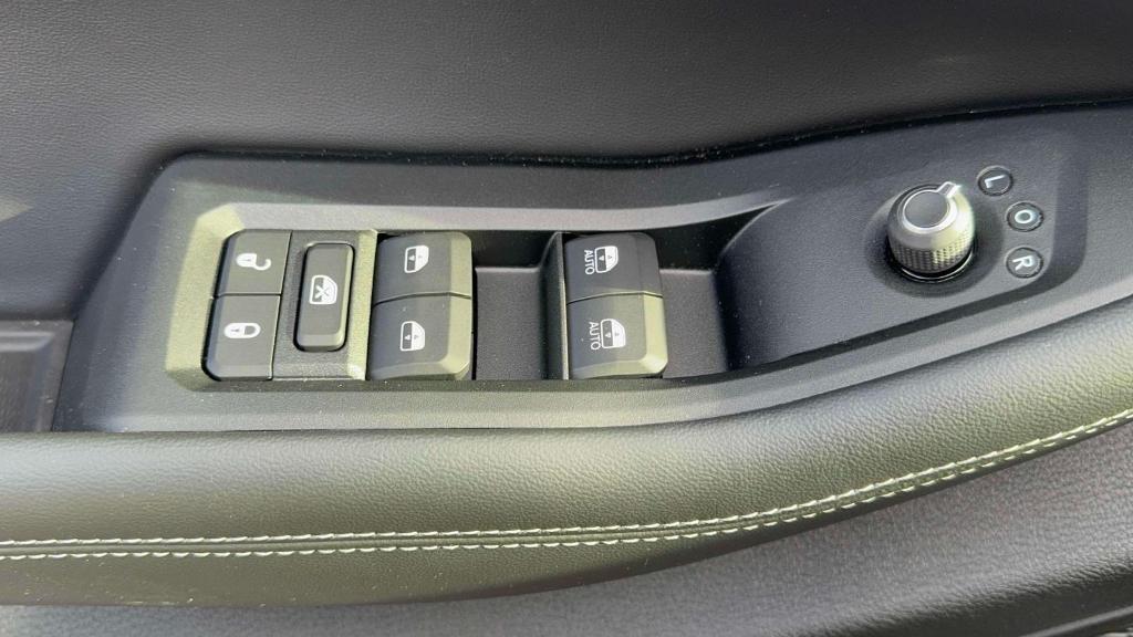 used 2025 Jeep Grand Cherokee car, priced at $36,995