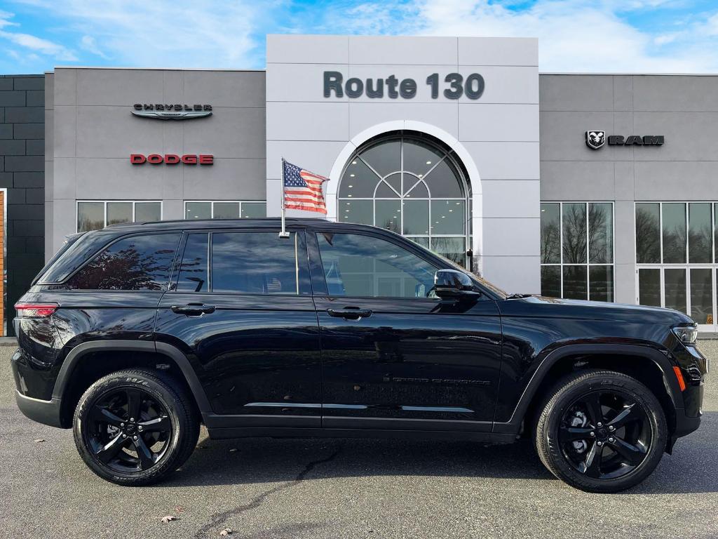 used 2025 Jeep Grand Cherokee car, priced at $36,995