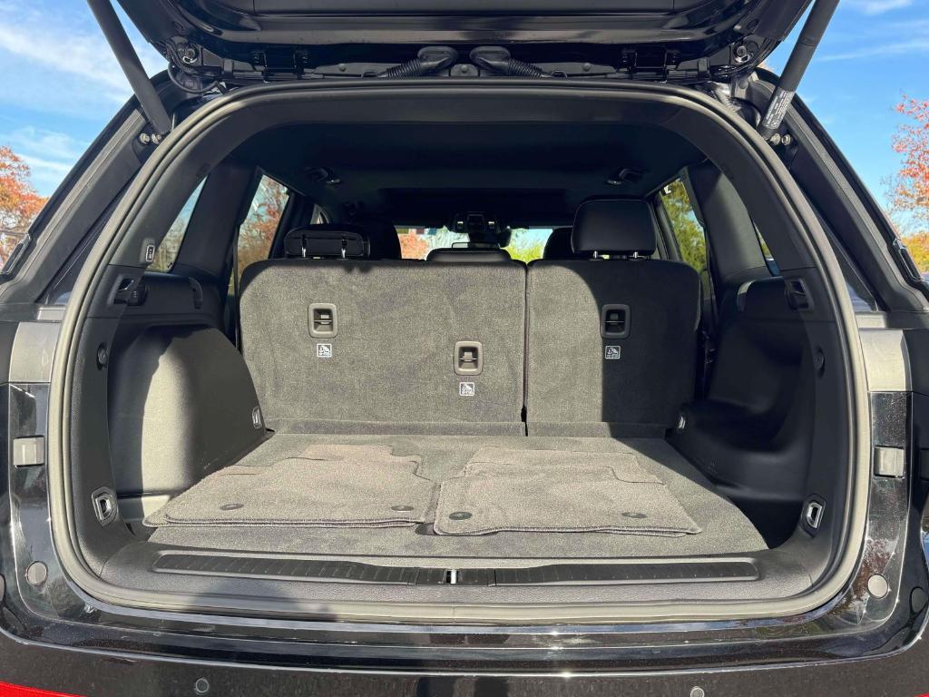 used 2025 Jeep Grand Cherokee car, priced at $36,995