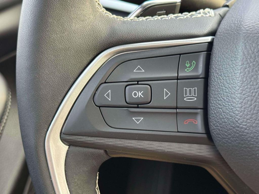 used 2025 Jeep Grand Cherokee car, priced at $36,995