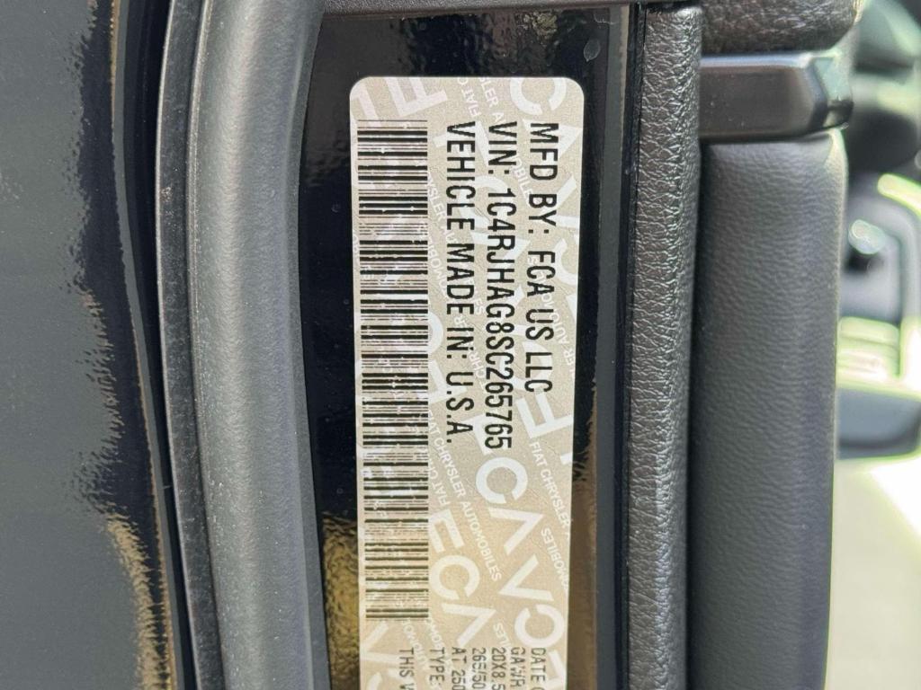 used 2025 Jeep Grand Cherokee car, priced at $36,995