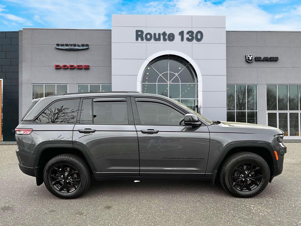 used 2025 Jeep Grand Cherokee car, priced at $39,495