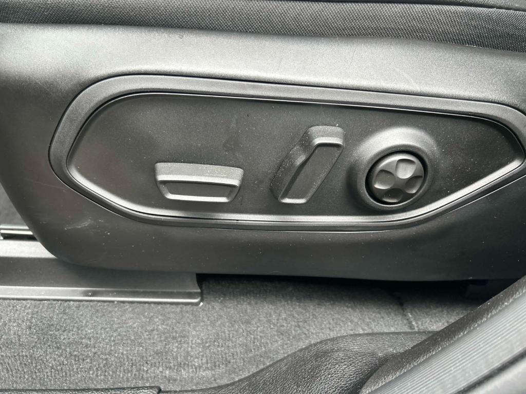 used 2025 Jeep Grand Cherokee car, priced at $39,495