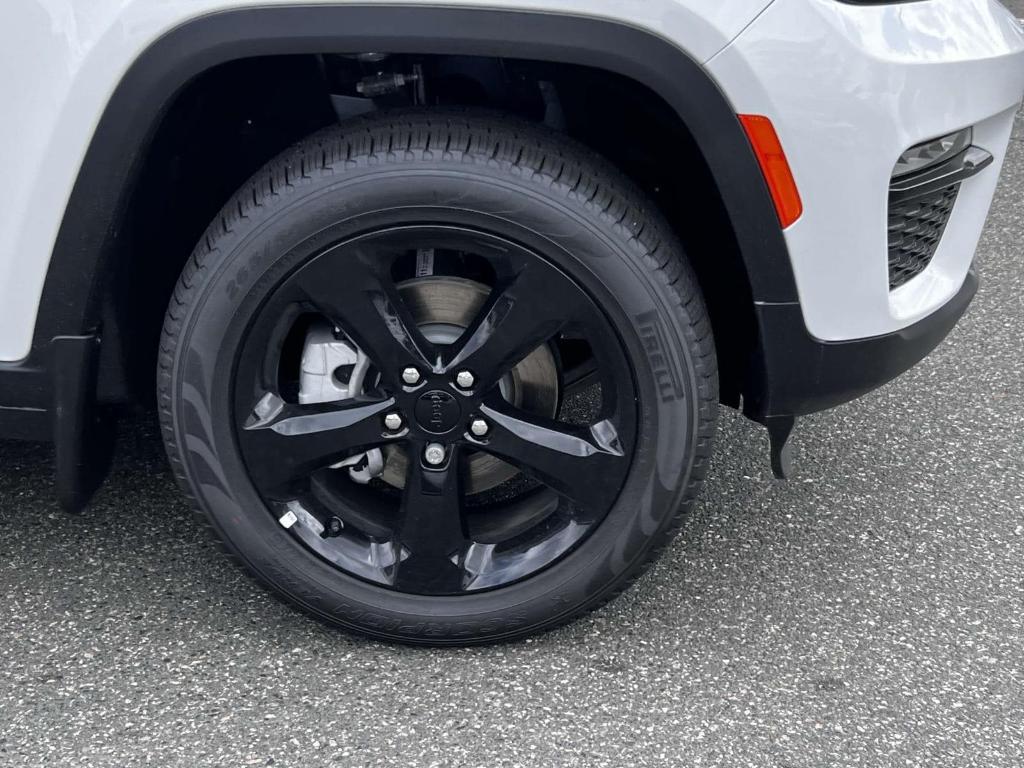 new 2025 Jeep Grand Cherokee car, priced at $49,065