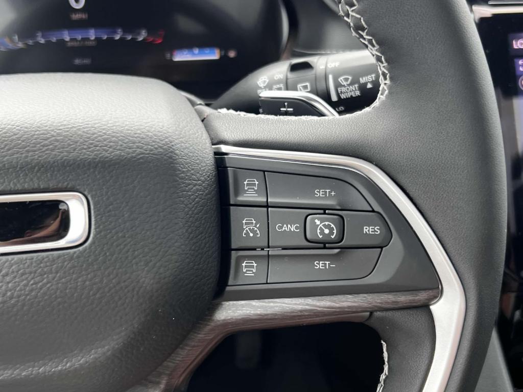 new 2025 Jeep Grand Cherokee car, priced at $49,065