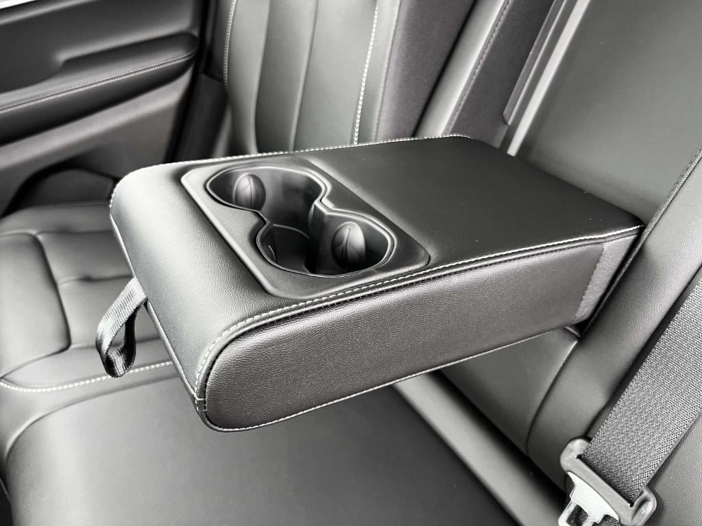 new 2025 Jeep Grand Cherokee car, priced at $49,065