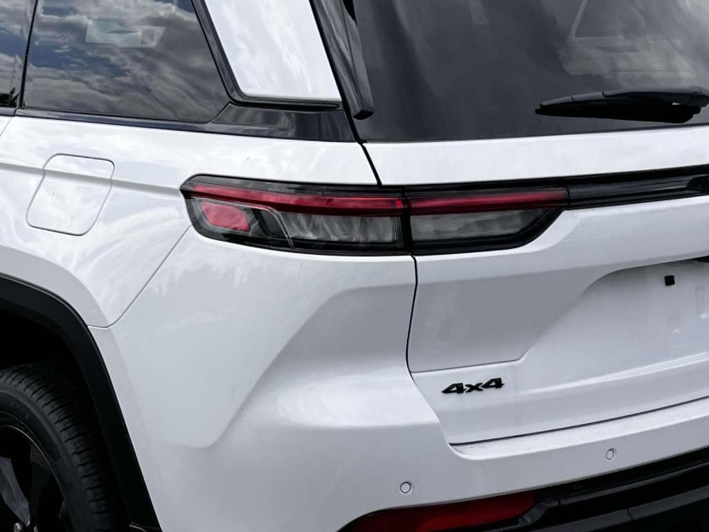 new 2025 Jeep Grand Cherokee car, priced at $49,065