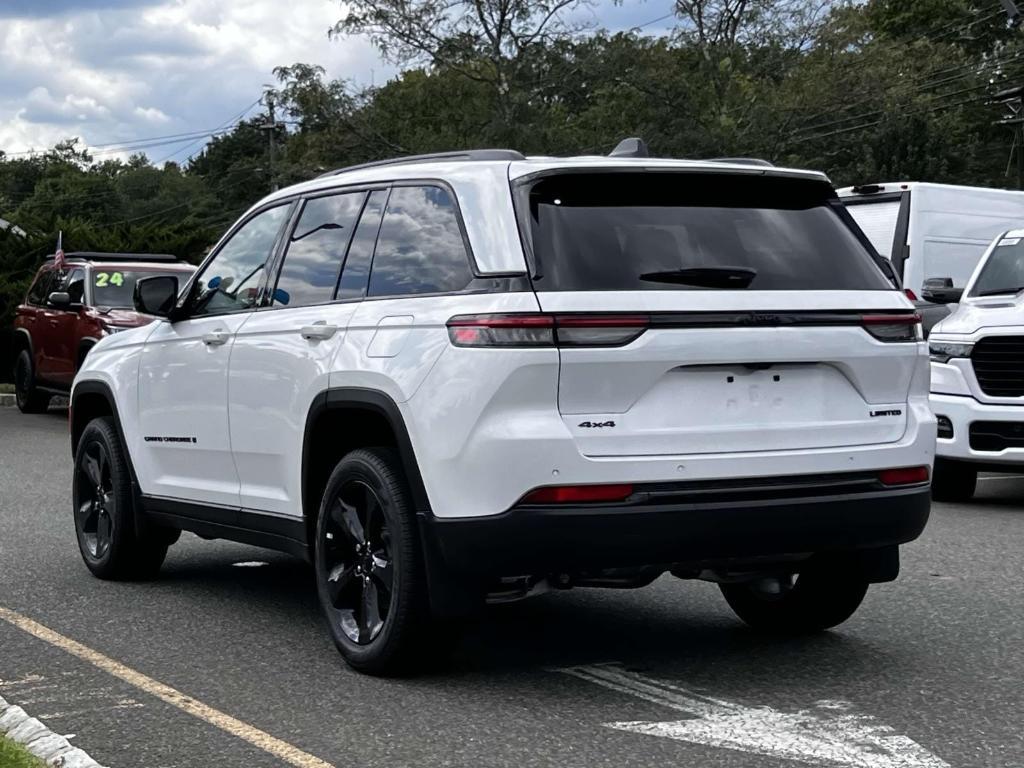 new 2025 Jeep Grand Cherokee car, priced at $49,065