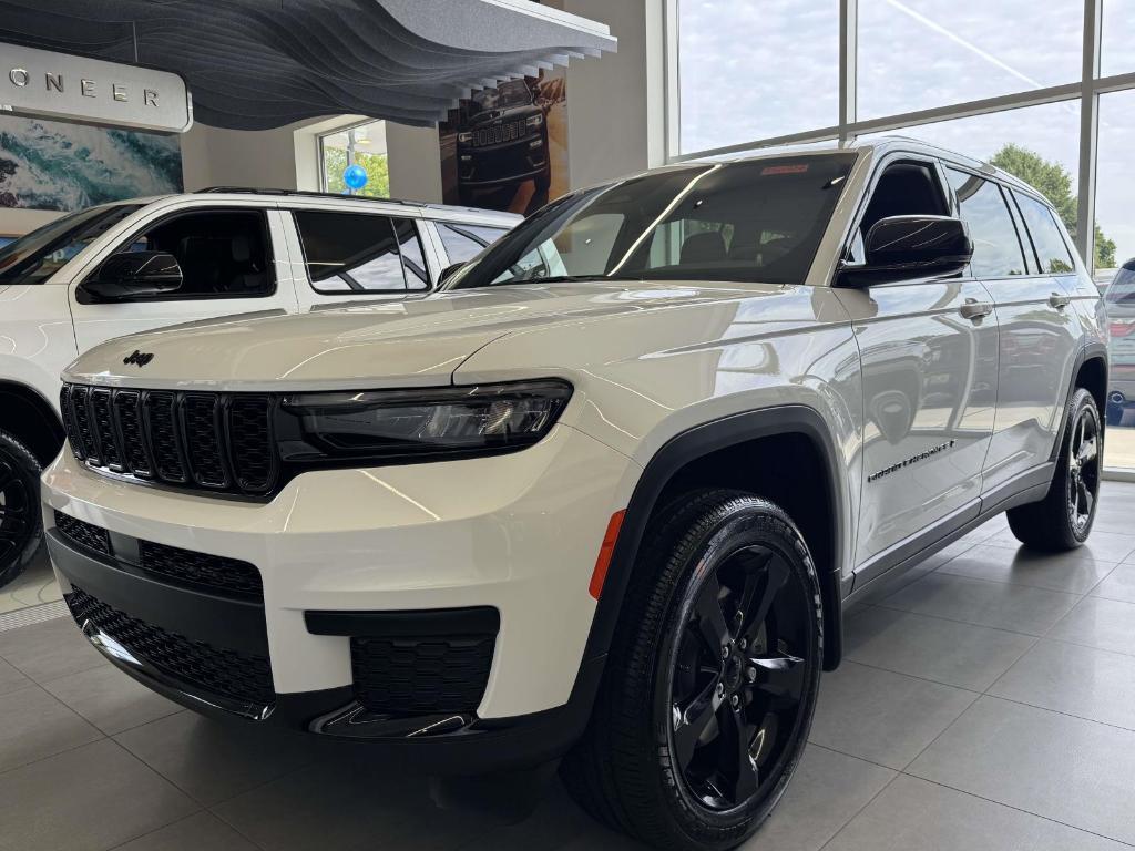 new 2025 Jeep Grand Cherokee L car, priced at $46,705
