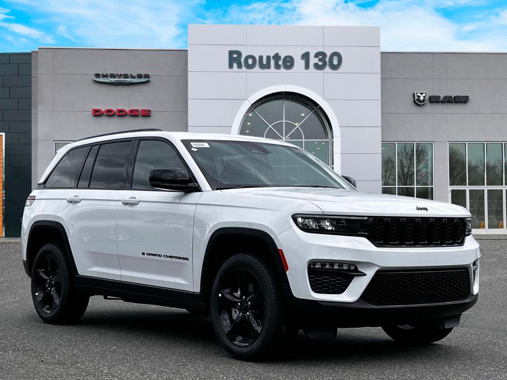 new 2025 Jeep Grand Cherokee car, priced at $49,140