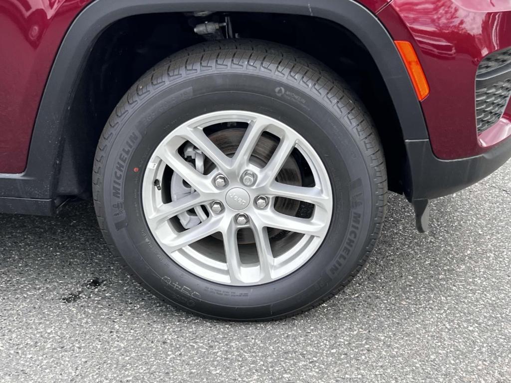 new 2025 Jeep Grand Cherokee car, priced at $39,375