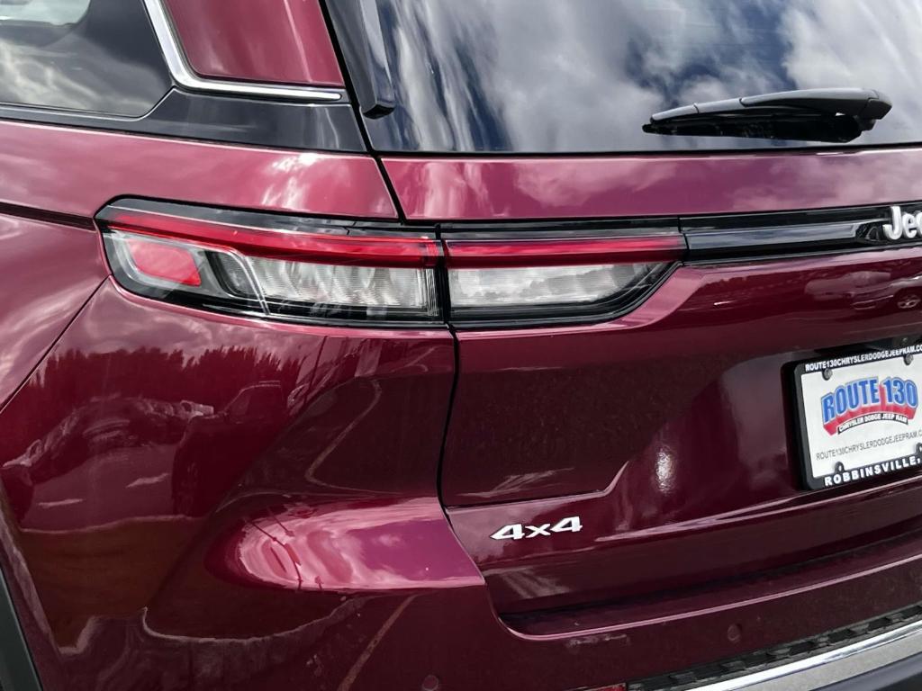 new 2025 Jeep Grand Cherokee car, priced at $39,375