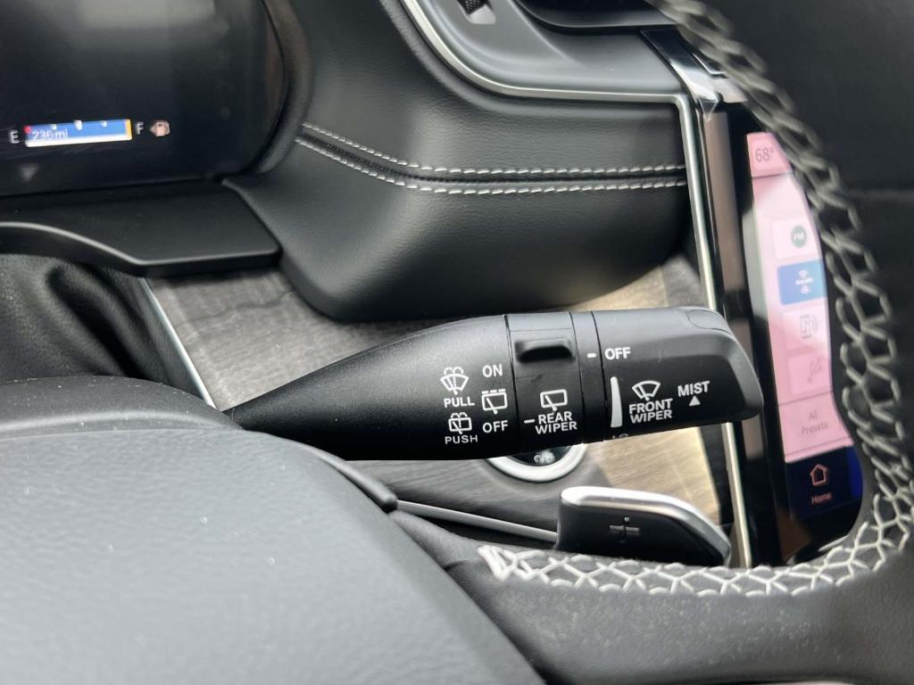 new 2025 Jeep Grand Cherokee car, priced at $49,235