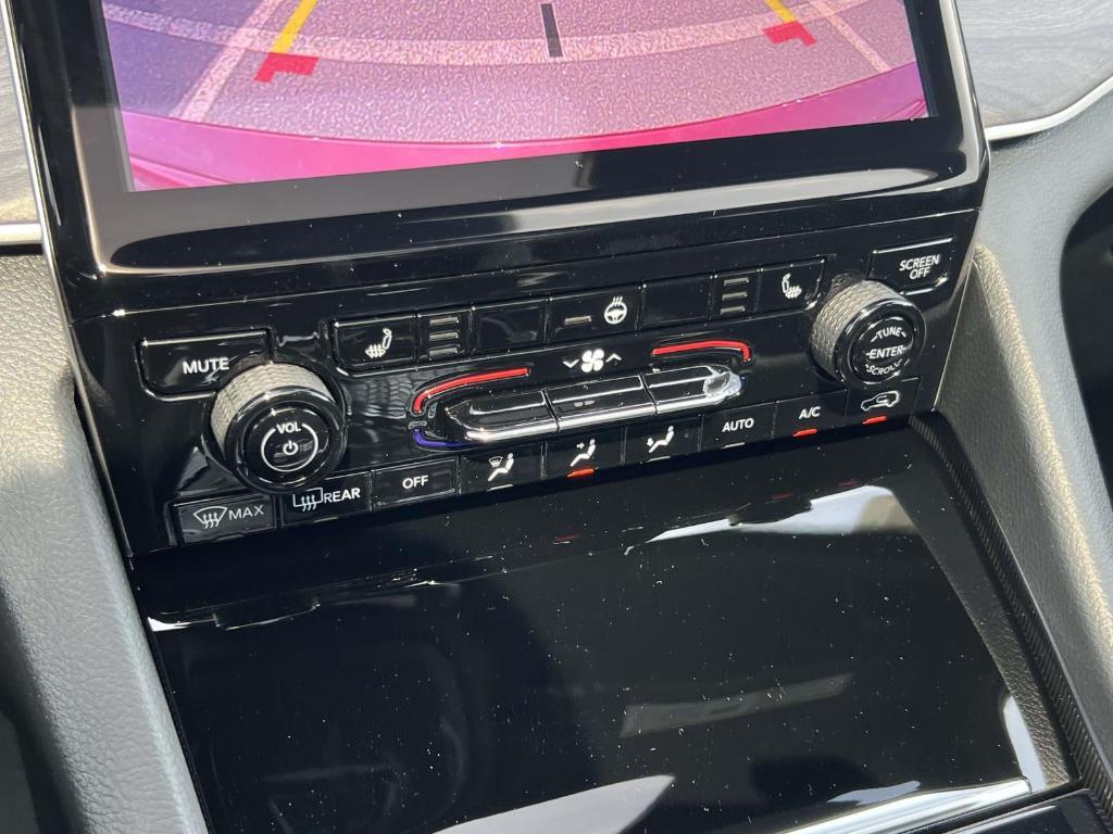 new 2025 Jeep Grand Cherokee car, priced at $49,235