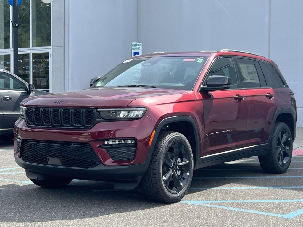 new 2025 Jeep Grand Cherokee car, priced at $49,235