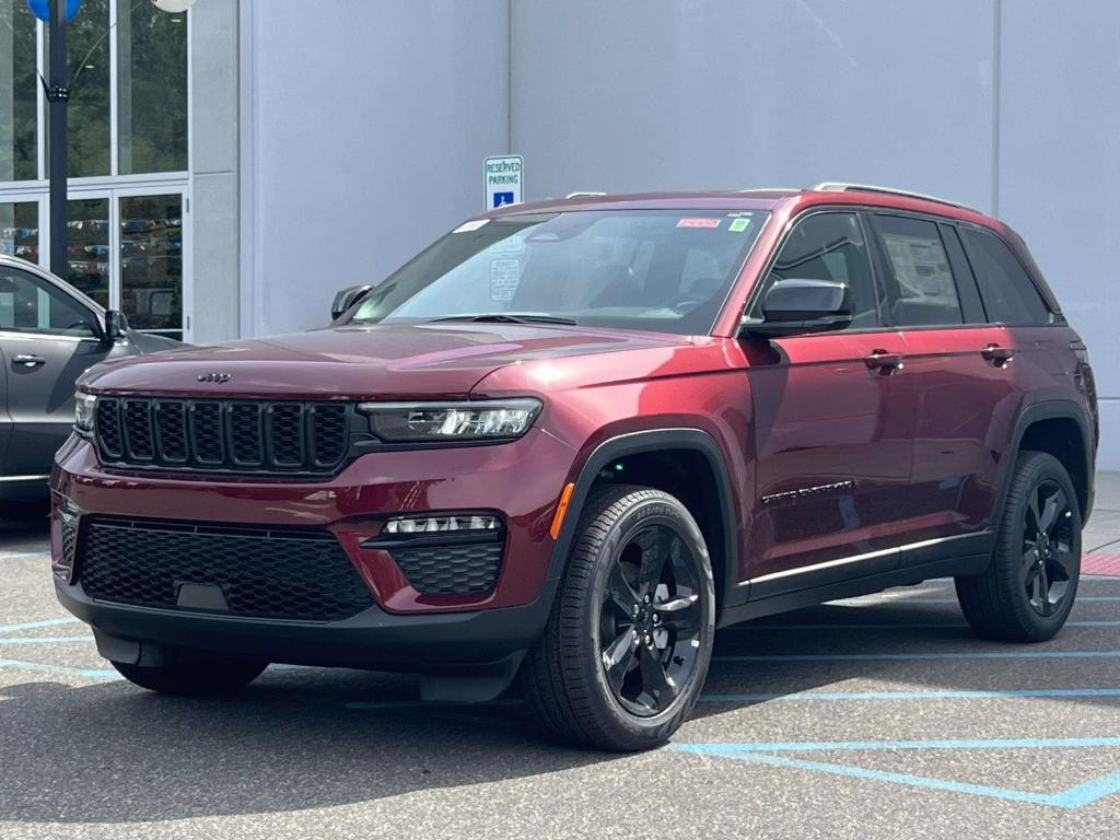 new 2025 Jeep Grand Cherokee car, priced at $49,235