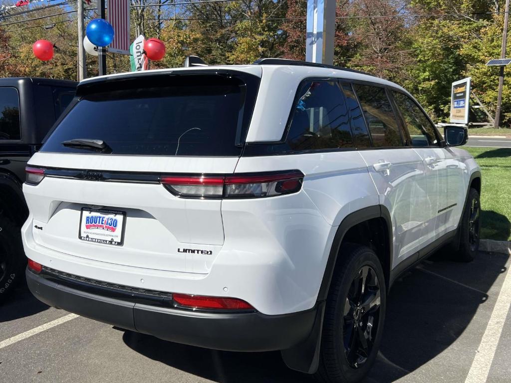new 2025 Jeep Grand Cherokee car, priced at $49,065