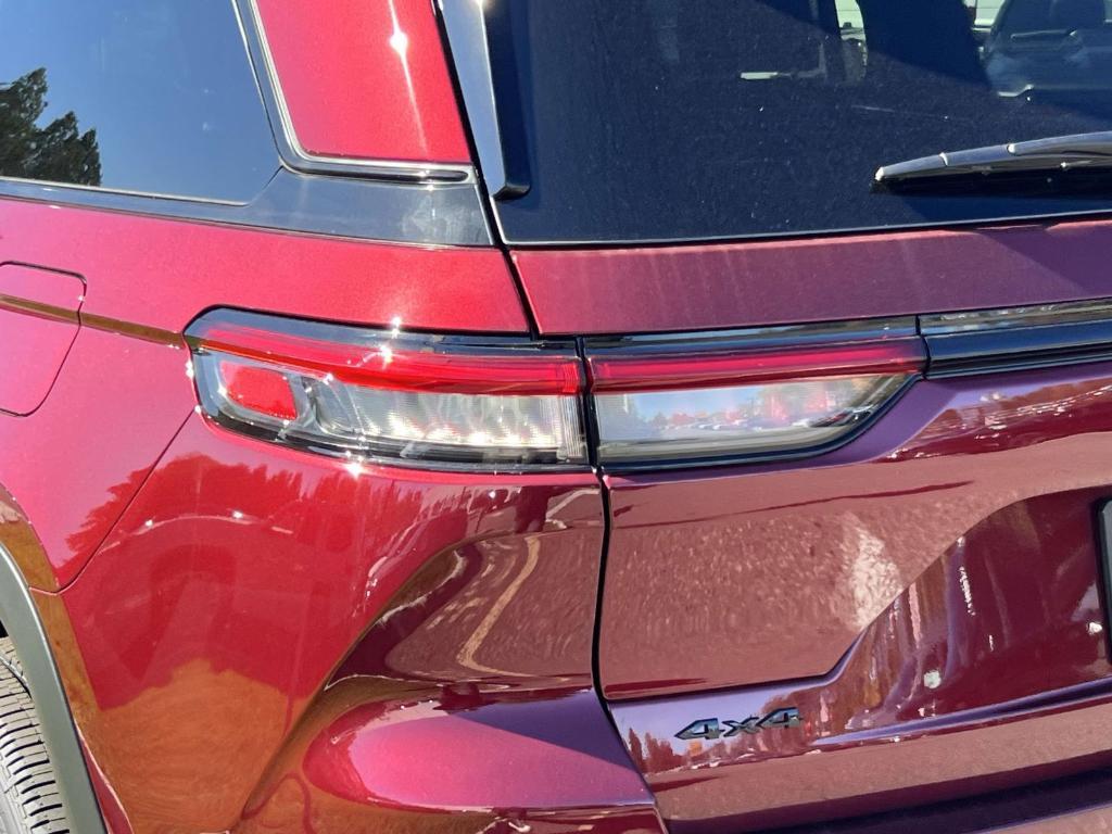 new 2025 Jeep Grand Cherokee car, priced at $45,300