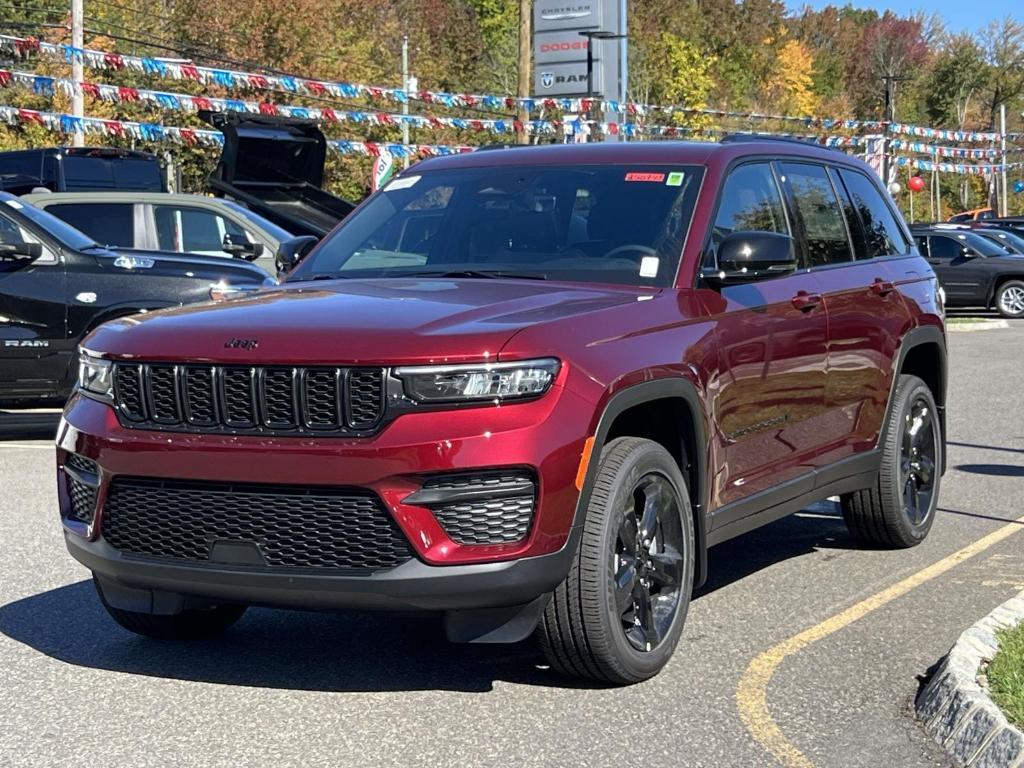 new 2025 Jeep Grand Cherokee car, priced at $45,300