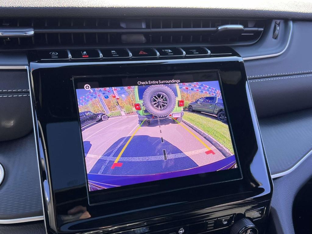 new 2025 Jeep Grand Cherokee car, priced at $45,300