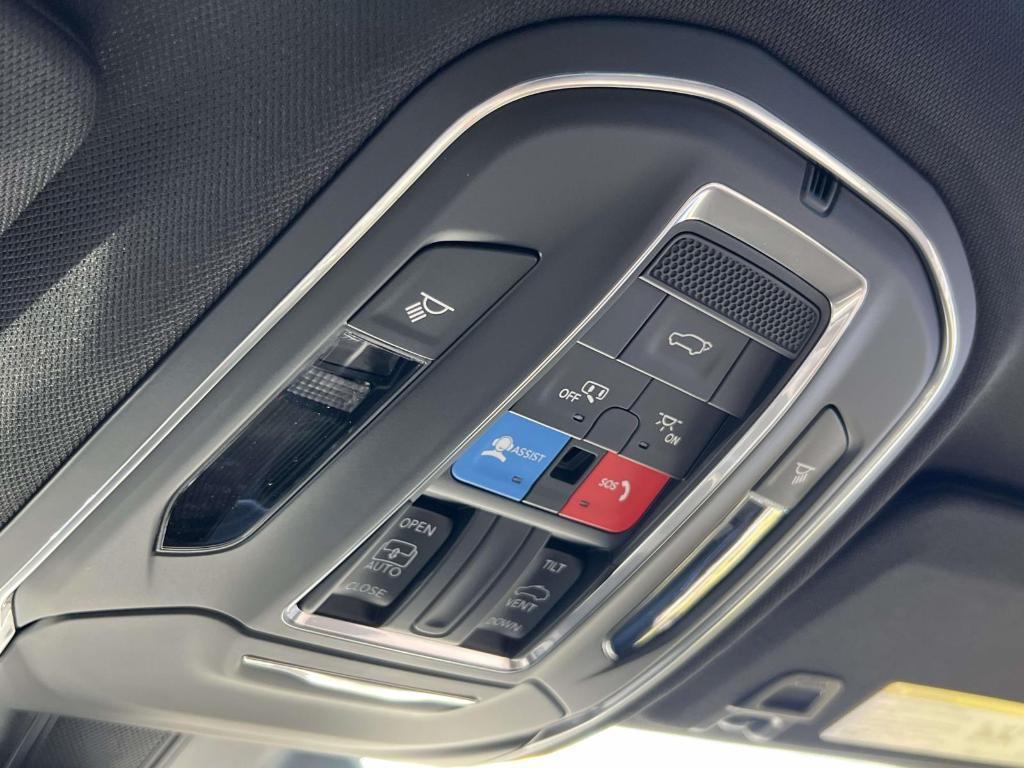 new 2025 Jeep Grand Cherokee car, priced at $45,300