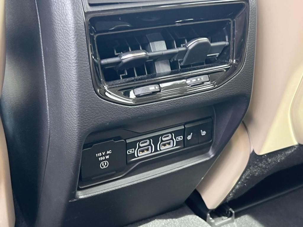 used 2022 Jeep Grand Cherokee car, priced at $30,995