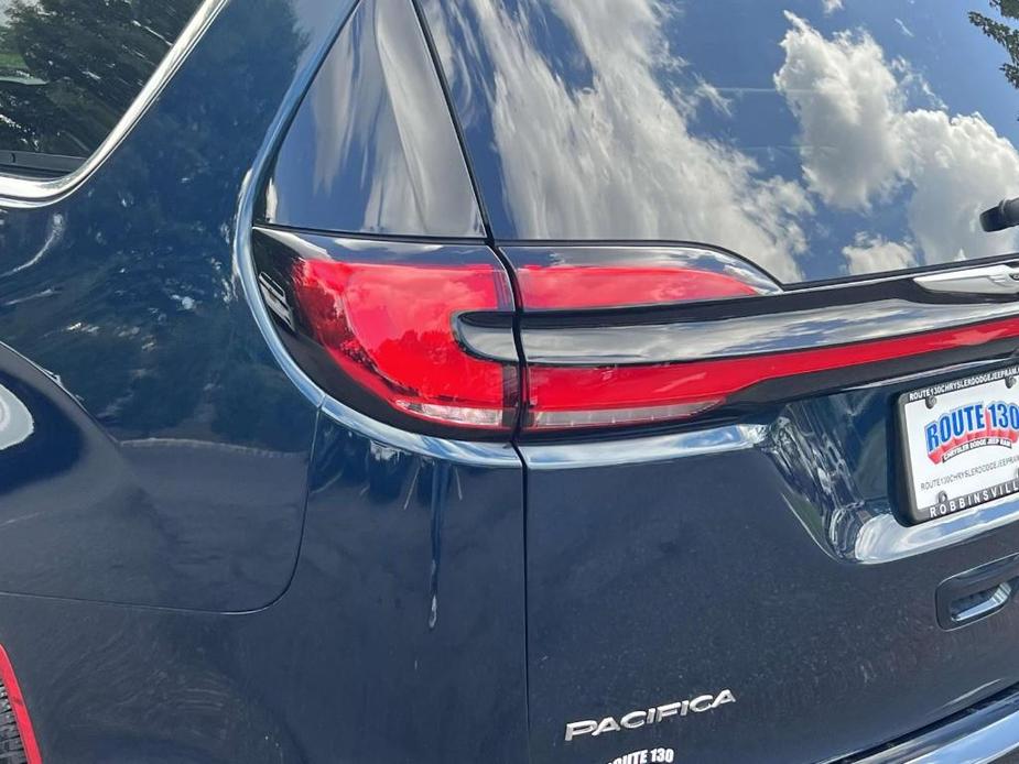 used 2023 Chrysler Pacifica Hybrid car, priced at $39,295