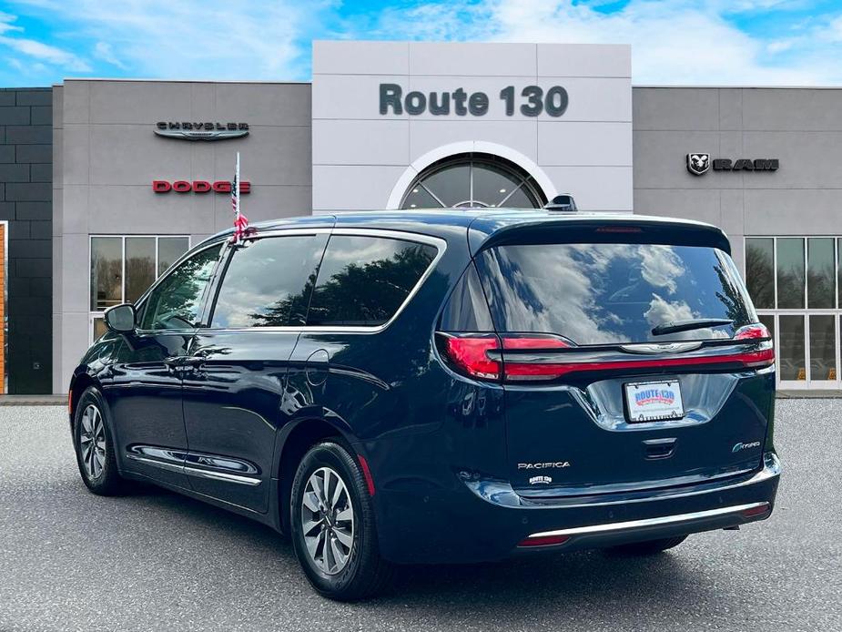 used 2023 Chrysler Pacifica Hybrid car, priced at $39,295