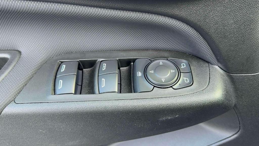 used 2022 Chevrolet Equinox car, priced at $22,995