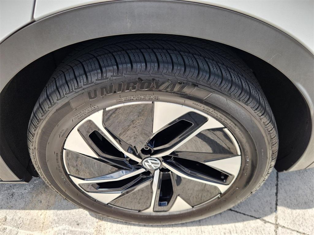 used 2021 Volkswagen ID.4 car, priced at $20,494