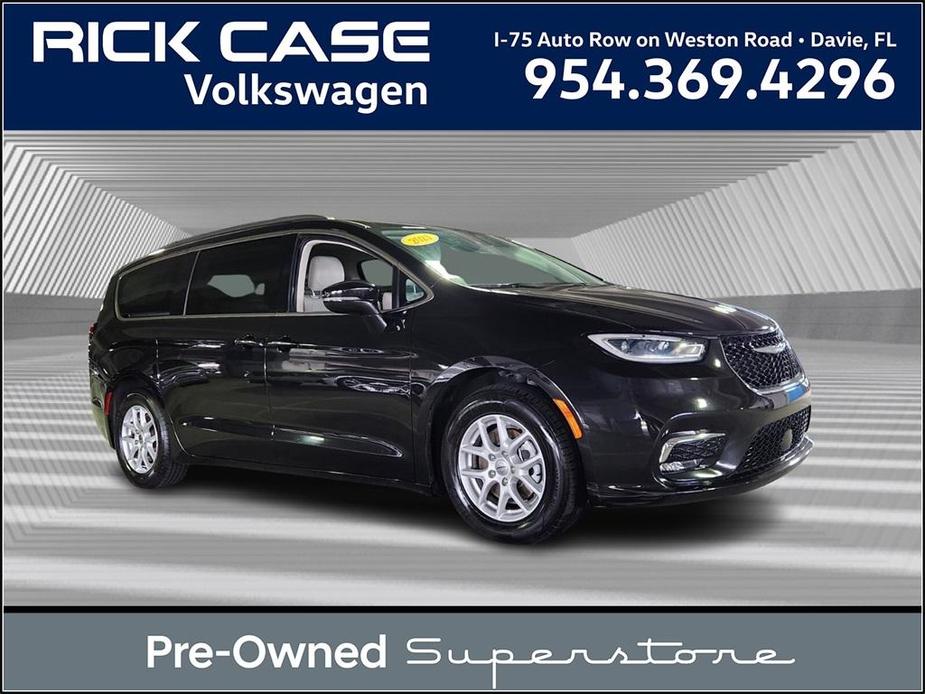 used 2021 Chrysler Pacifica car, priced at $17,991