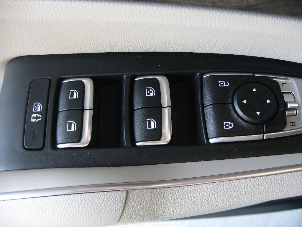 used 2023 Kia Sorento car, priced at $33,990
