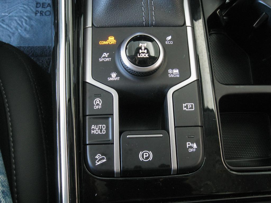 used 2023 Kia Sorento car, priced at $34,490