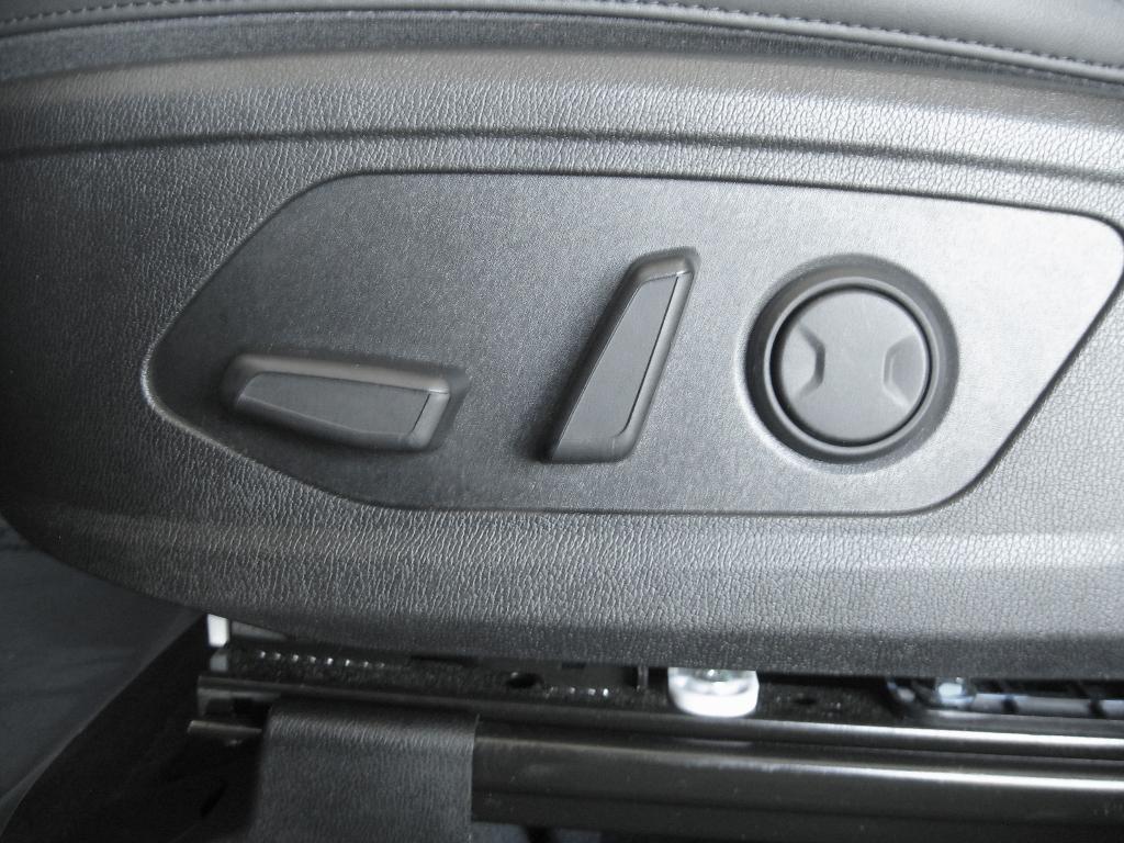used 2023 Kia Sorento car, priced at $34,490