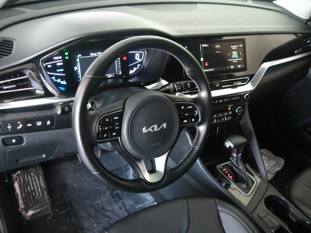 used 2022 Kia Niro car