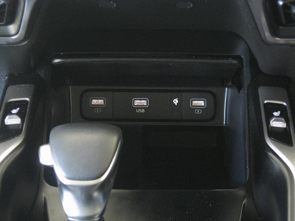 used 2023 Kia Sorento car, priced at $31,990