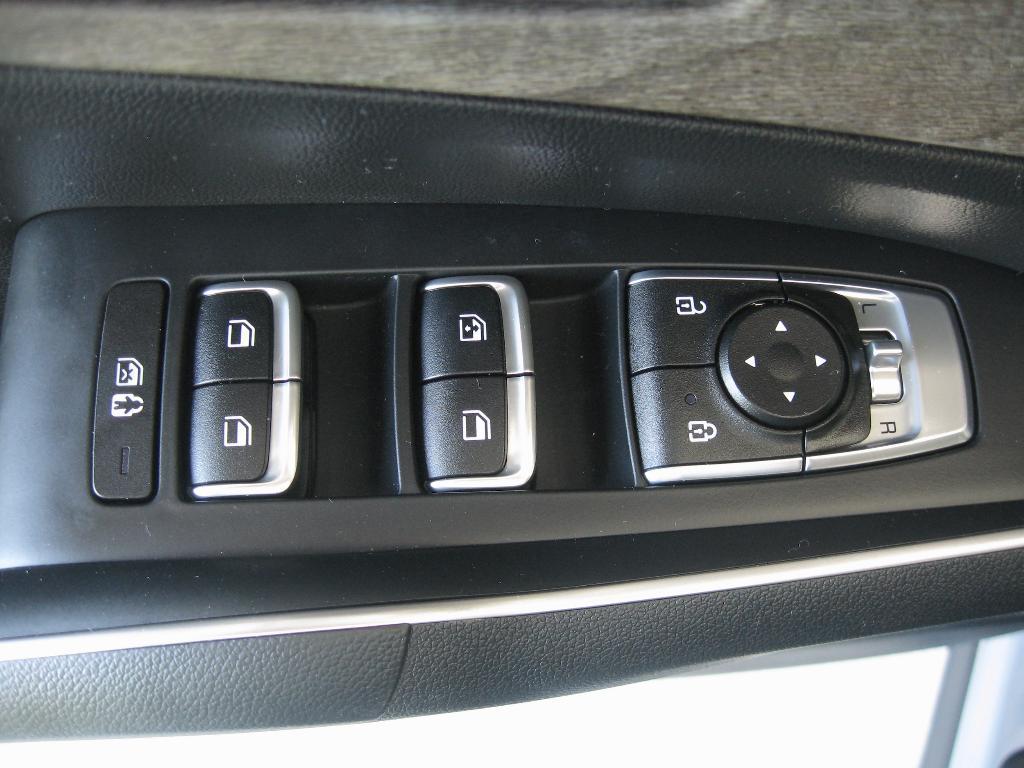 used 2023 Kia Sorento car, priced at $31,990