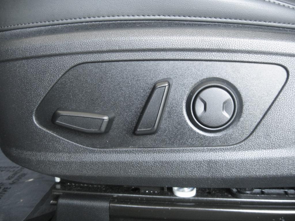 used 2023 Kia Sorento car, priced at $31,990
