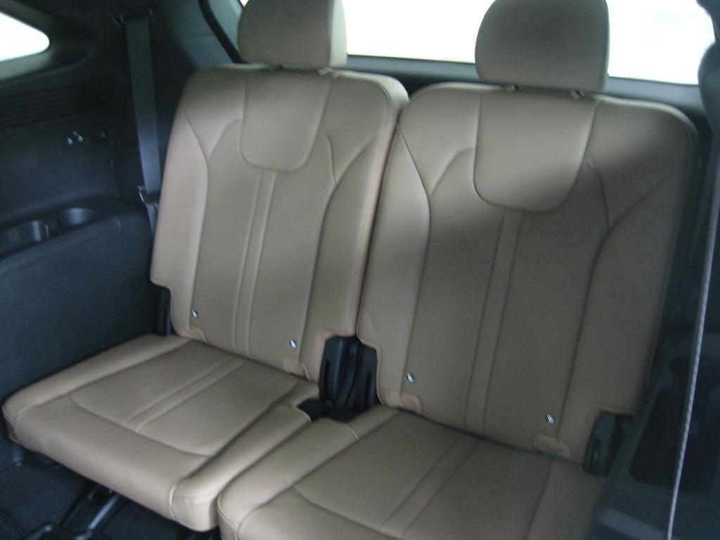 used 2025 Kia Sorento car, priced at $46,990