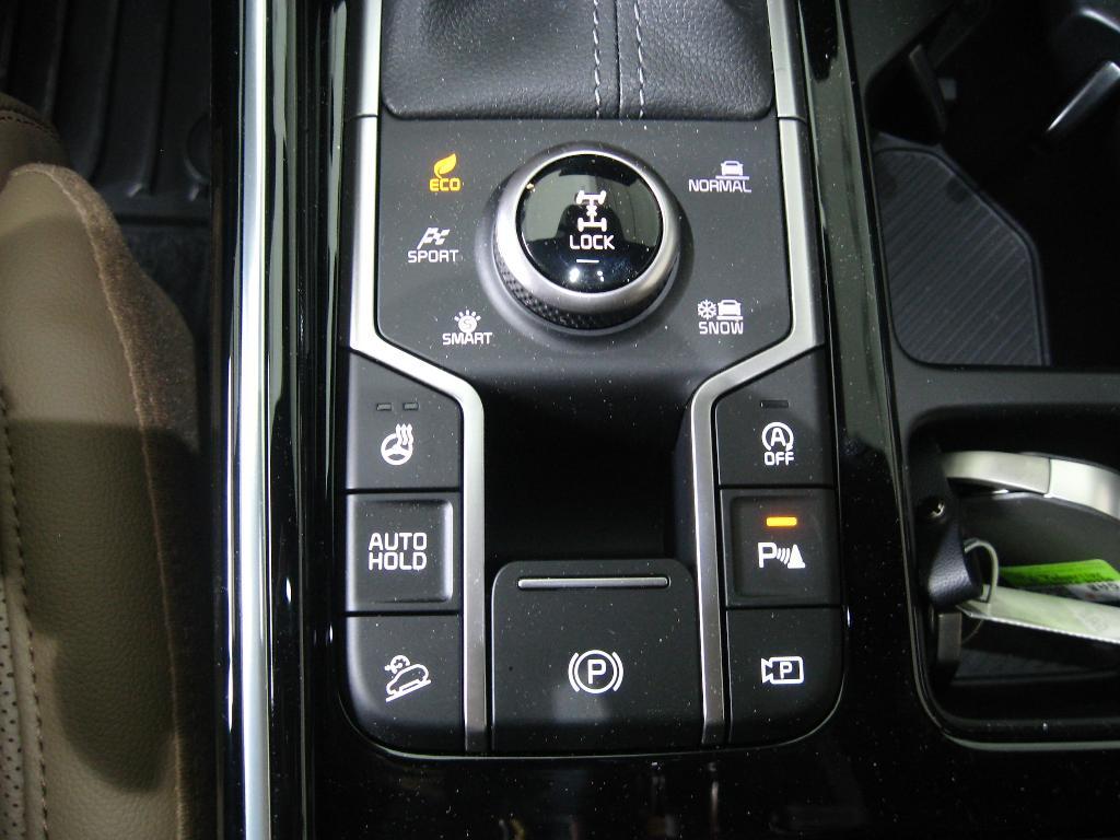 used 2025 Kia Sorento car, priced at $46,990